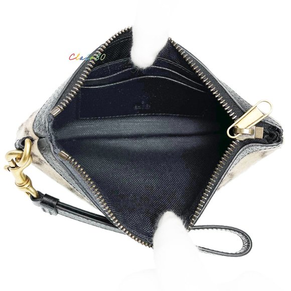 Gucci 597671 GG Wool Wristlet - Picture 5 of 7